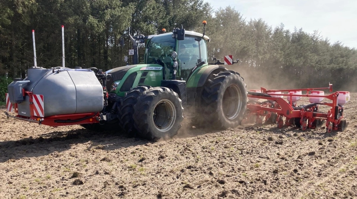 Brdr. Toft leverer fronttanke til mange forskellige formål - og flere af dem har forskellige anvendelser på samme bedrift. Fotos: Brdr. Toft A/S