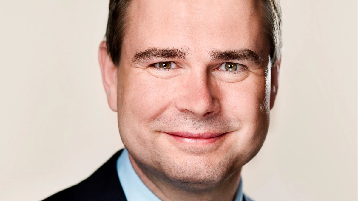 Finansminiser Nicolai Wammen meldte under et pressemøde onsdag ud, at Socialdemokratiet er villige til at diskutere genindførelsen af store bededag. Foto: Steen Brogaard