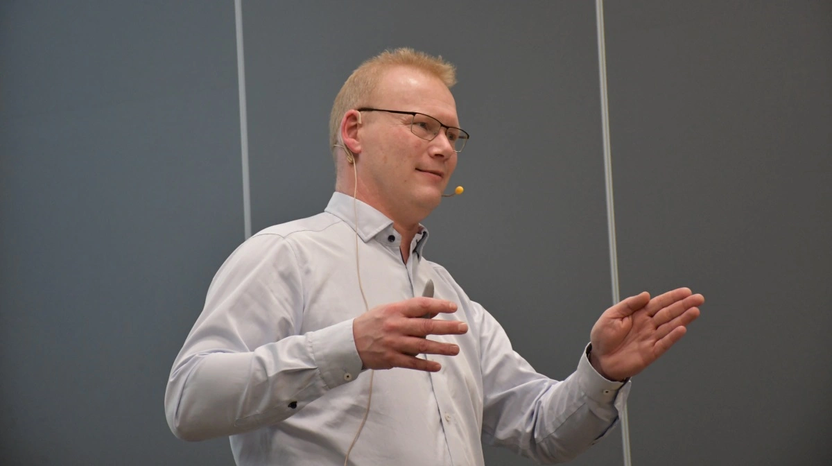 Svinerådgiver Peter Mark Nielsen påpeger, at det er blevet tid til omkostningsjagt i foderet. Arkivfotos: Camilla Bønløkke