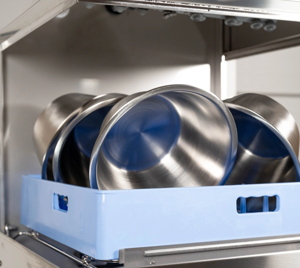 Thomas Søgaard har sparet en halv time om dagen ved at investere i en Dihr opvaskemaskine fra VM Elektro.