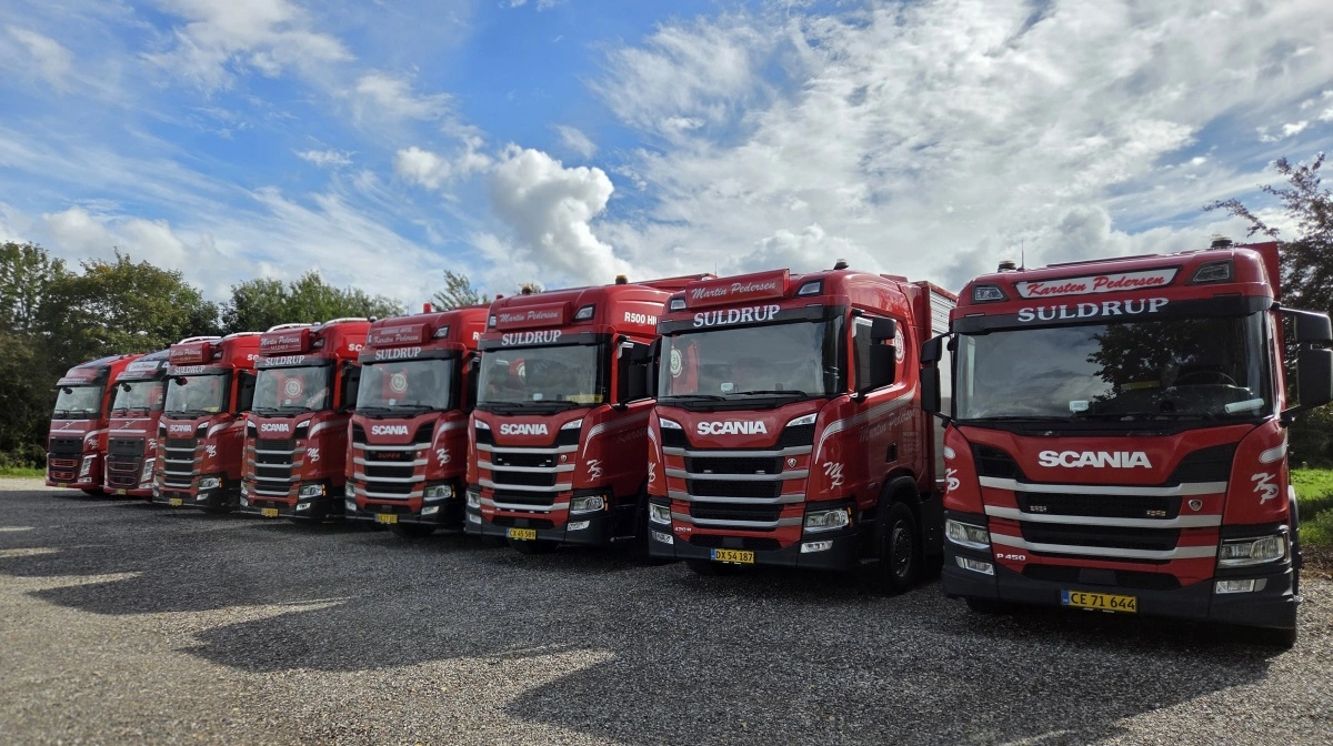Sønderup Suldrup Vognmandsforretning ApS beskæftiger sig udelukkende med dyretransport. De har otte lastbiler – seks, der transporterer grise, og to, der transporterer kreaturer. Fotos: Sønderup Suldrup Vognmandsforretning ApS