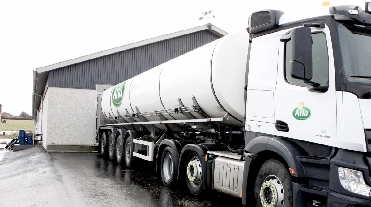 Arla leverer rekordomsætning og foreslår 2,2 eurocent i efterbetaling, men ifølge Kjartan Poulsen skal den langsigtede ingrediensstrategi i højere grad kunne ses i mælkeproducenternes afregning. Arkivfoto