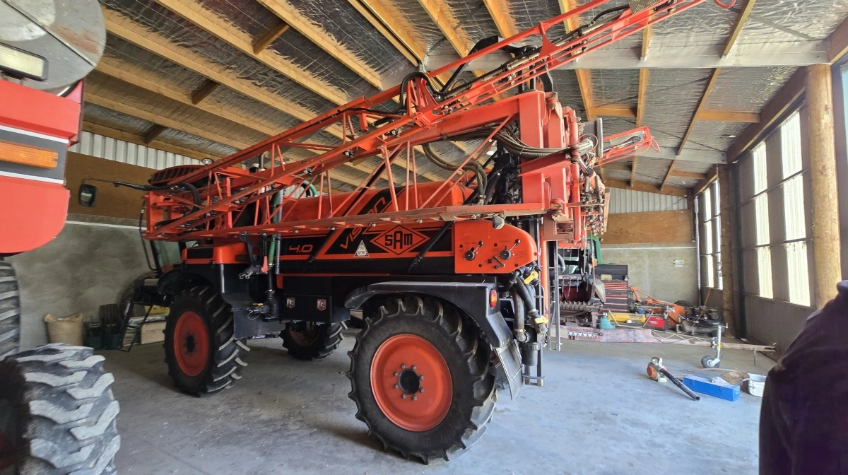 - Heldigvis har vi stadig frit valg af pesticider med blandt andet Regelone, Dicamba med mere, som er gode i frøafgrøder, fastslår David Birkett.