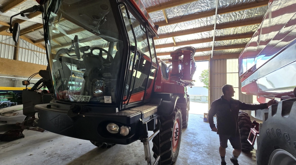 Maskinparken er enkel og ældre for at holde omkostningerne nede.