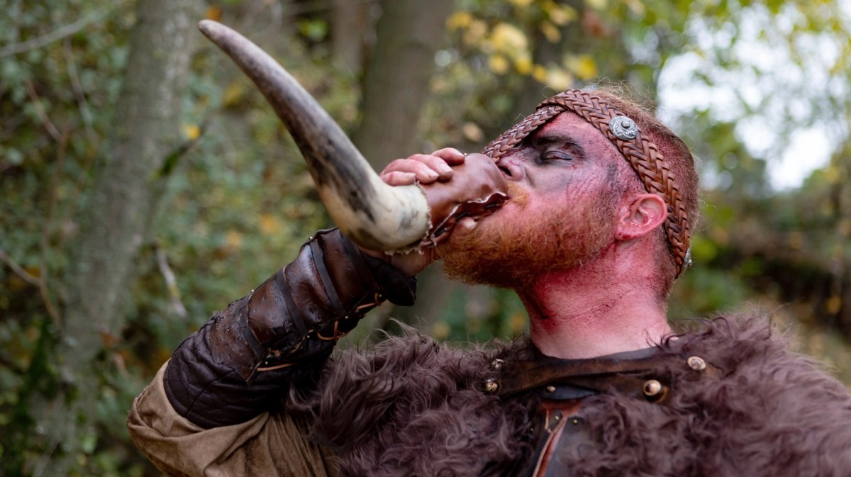 Forårsjævndøgn markeres med ritualer i mange kulturer verden over. Blandt andet med mad og drikke for de asetroende vikinger. 