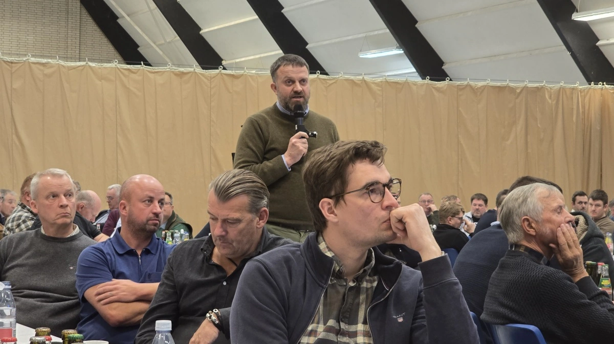 I debatten af bestyrelsens beretning var det især voldgiftssagen, kuledækning af roer, samarbejdet med Nordic Sugar og udbredt ros til bestyrelsen, som blev kommenteret.