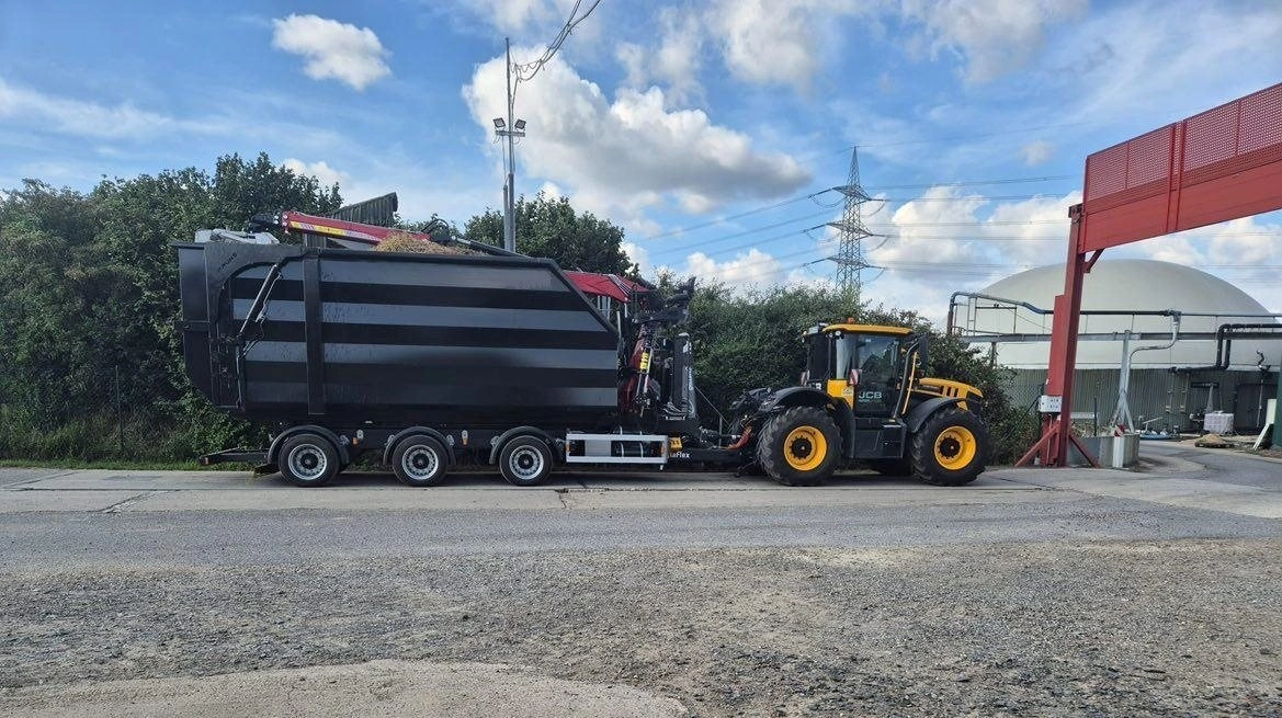Den nye kroghejsevogn kan monteres med kran, og EU-typegodkendelsen dækker både 40 og 60 kilometer i timen. Det giver mange anvendelsesmuligheder. Foto: Metsjö