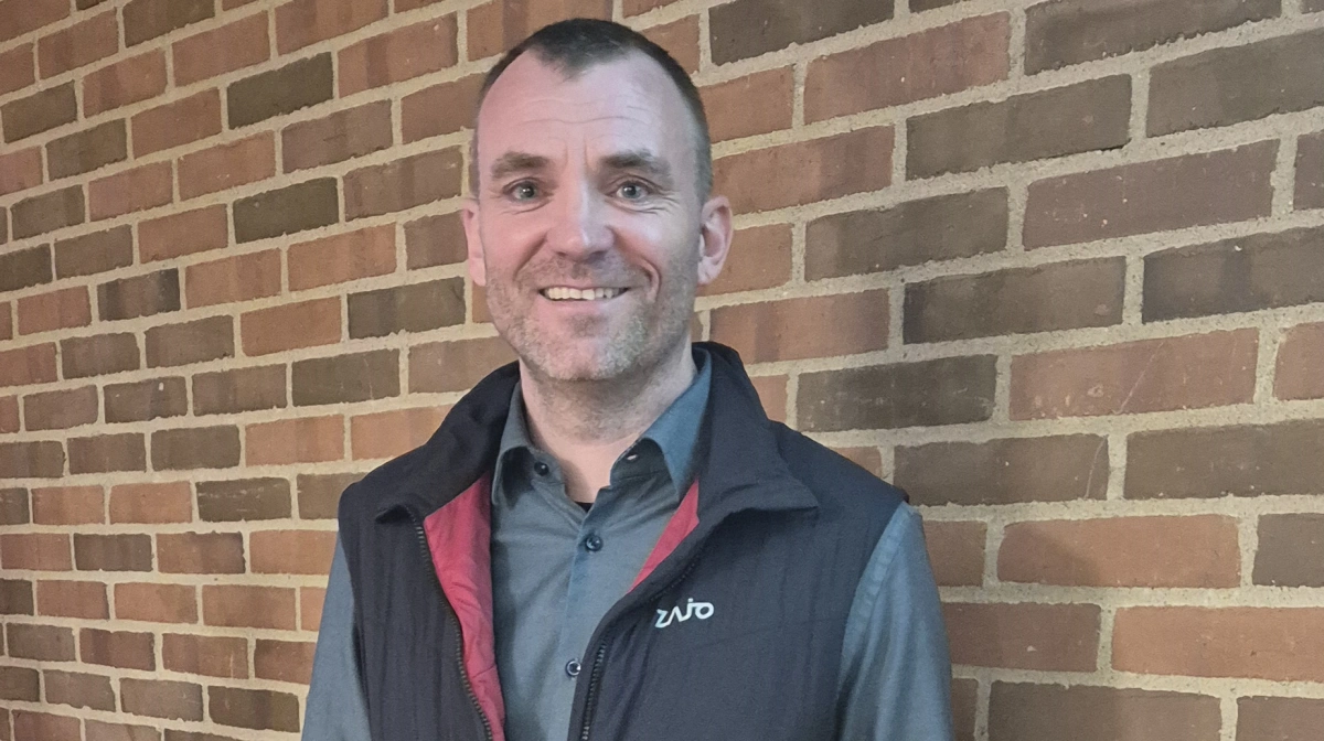 Søren Gerber Nielsen har arbejdet ved FirstFarms, et dansk børsnoteret selskab med både planteavl, malkekøer og grise, i 20 år. Allerede ved de første beretninger om mund- og klovesyge i Ungarn tog Søren Gerber Nielsen også kontakt til sine kollegaer i svineproduktionen. Det fortalte han om på årets Kvægkongres. Foto: Tenna Bang