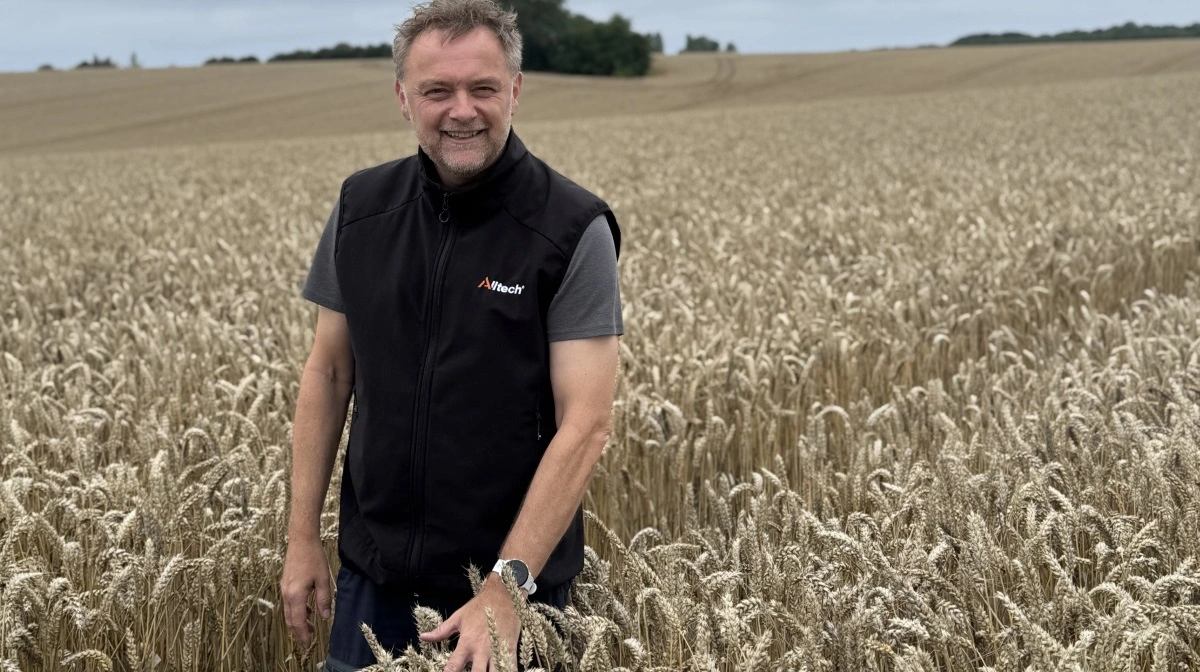 I forbindelse med udgivelsen af Alltech årlige høstrapport advarer Per Lausten om, at selvom høsten gik godt, ser vi stadig prøver fra særlig byg og TMR, der har bekymrende højt niveau af mykotoksiner. PR-Foto