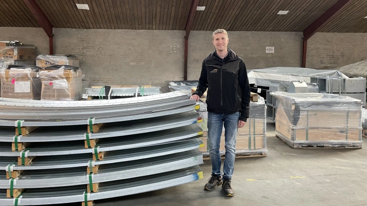 Driftschef og medejer Daniel Pedersen har været ansat i Almas Korn siden 2016. Det er ham, der har ledet arbejdet med at redesigne de galvaniserede siloer. Fotos: Almas Korn
