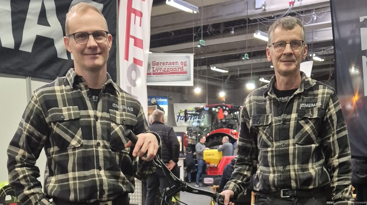 Brian Bay (t.v.) og Jan Christensen oplever lige nu en stor efterspørgsel efter generatorer, både til parcelhuse og store traktorgeneratorer til landbrug.. Foto: Tenna Bang