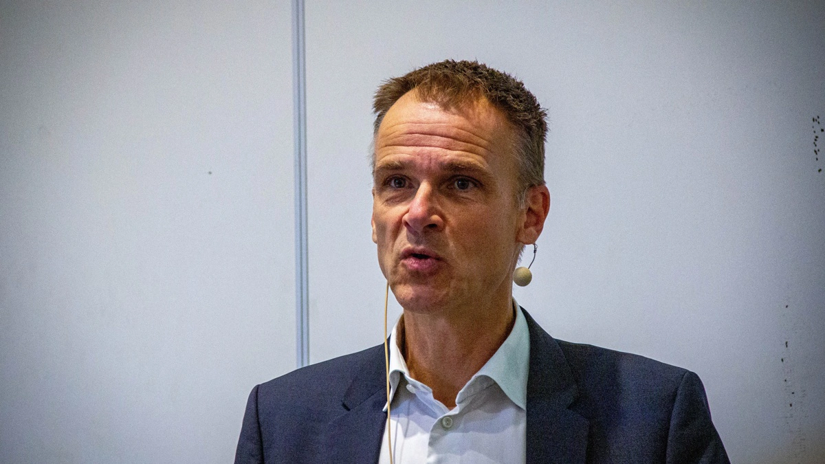 - Landbruget bruger jo kun midler som myndighederne har godkendt efter en vurdering af, at midlerne ikke forurener grundvandet. Der er heller målinger der viser en forurening med godkendte anvendelser, og så er miljøeffekten af forbuddet jo begrænset, siger Anders Panum Jensen. Arkivfoto