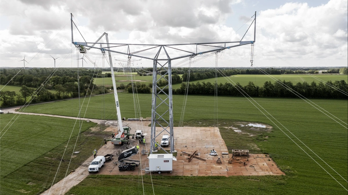 Vokser elforbruget i Esbjerg så markant, som nogle prognoser antyder, kan der blive brug for tre-fire nye 400 kV-dobbeltsystemer på langs og tværs af Jylland. Foto: Energinet