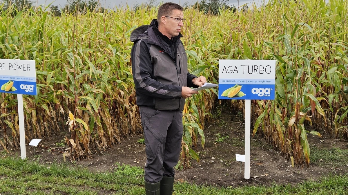 Kvægbrugskonsulent John Erik Jørgensen fra Syddansk Kvæg ved et tidligere arrangement. Torsdag talte han om nye muligheder for at imødekomme kravene i Den Grønne Trepart, hvor andelen af majsensilage måske skal være lavere end i dag. Arkivfoto