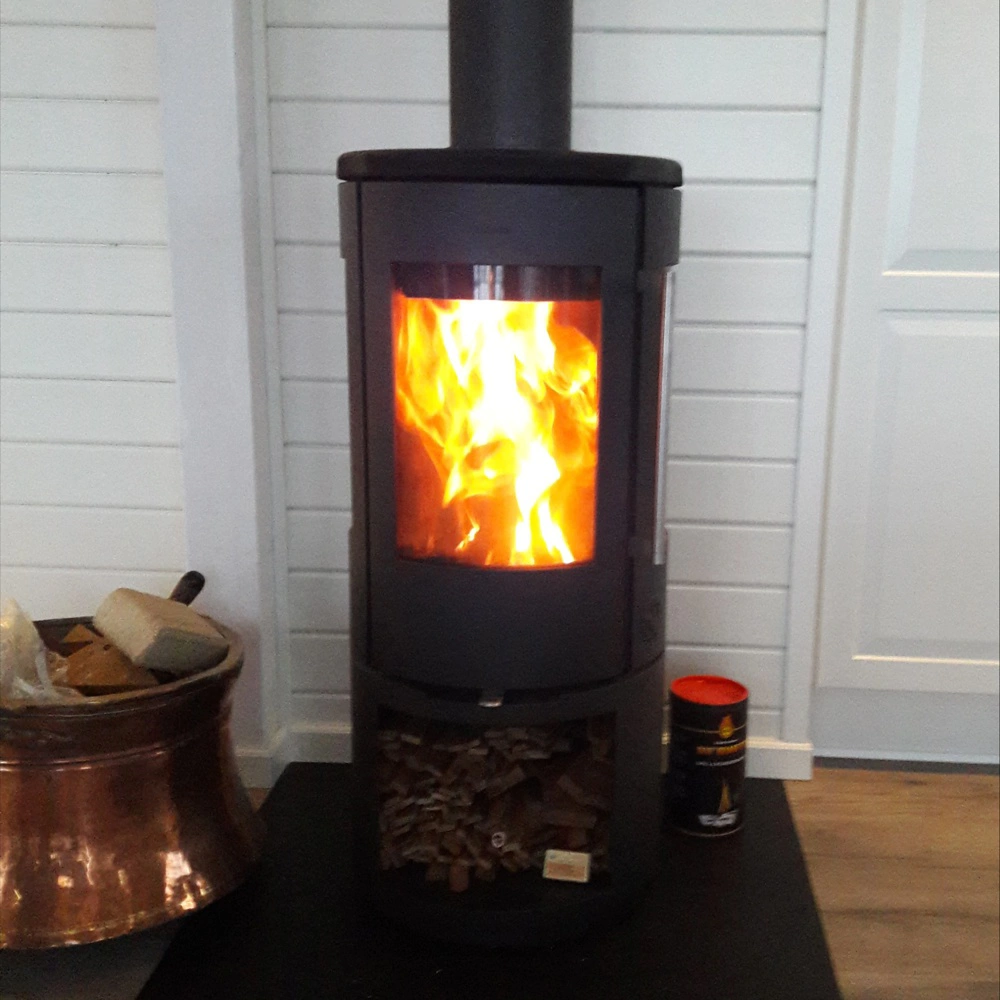 Luftforurening fra blandt andet biler og brændeovne, har ifølge Hans Jørgen Bak større betydning for danskernes helbred end nitrat har. Arkivfoto: Camilla Bønløkke