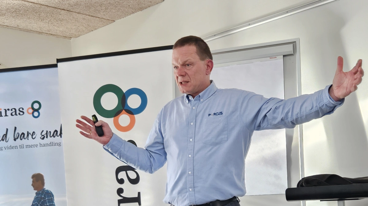 – Hvis vi arbejder mere systematisk med data og lærer af hinanden, er jeg overbevist om, at vi kan flytte foderforbruget markant mere, end vi har gjort de sidste 20 år, sagde Kristian Havn, da der forleden var informationsmøde om det nye koncept, som Porcus og SvineRådgivningen er gået sammen om. Fotos: Camilla Bønløkke