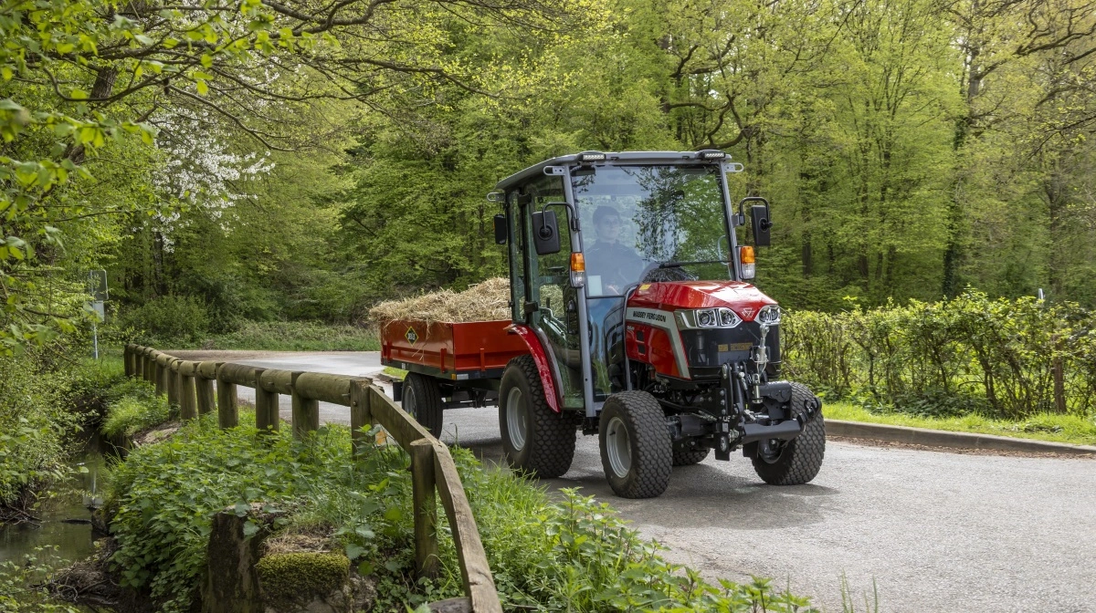 Det nye program strækker sig fra tre-cylindrede modeller fra 25 hestekræfter som her i 1M25 til fire-cylindrede modeller med op til 65 hestekræfter. Fotos: Massey Ferguson
