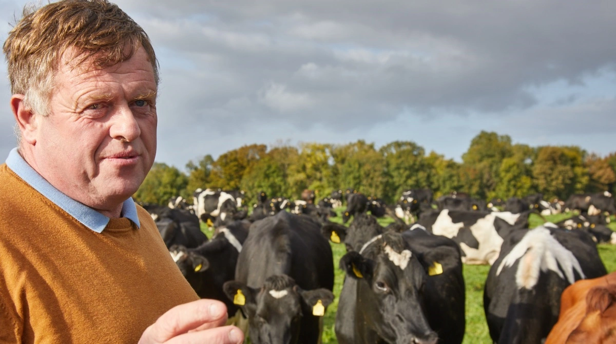 Mælkeproducent Thomas Carpenter har en stor viden om såvel malkekvæg som planteavl – og han deler meget gerne sin viden med sine danske kollegaer. Fotos: Niels Damsgaard Hansen
