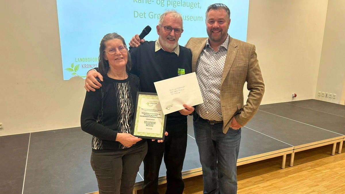 Prisen for initiativer til forståelse og bevarelse af landbobefolkningens kulturgrundlag gik til Karle- og pigelauget ved Det Grønne Museum på Gl. Estrup.