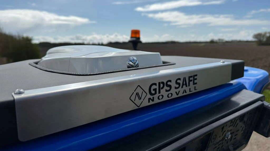 Virksomheden Noovall har udviklet GPS-safe, som skal beskytte landmændenes GPS-udstyr og antenner mod tyveri. Fotos: Noovall
