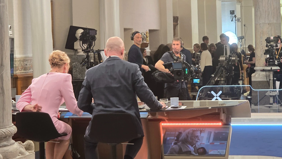 Heftig TV2-dækning af valgaftenen på Christiansborg.