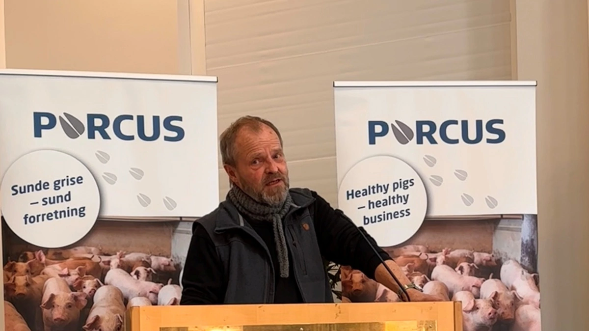 Faglig chef Anders Hedegaard fra Nutrimin fortalte om betydningen af forskellige typer fibre i sofoderet.