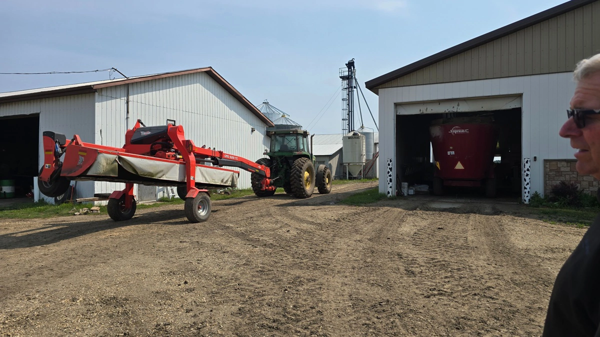 På de 400 hektar marker dyrkes en række helsædsafgrøder til ensilering.