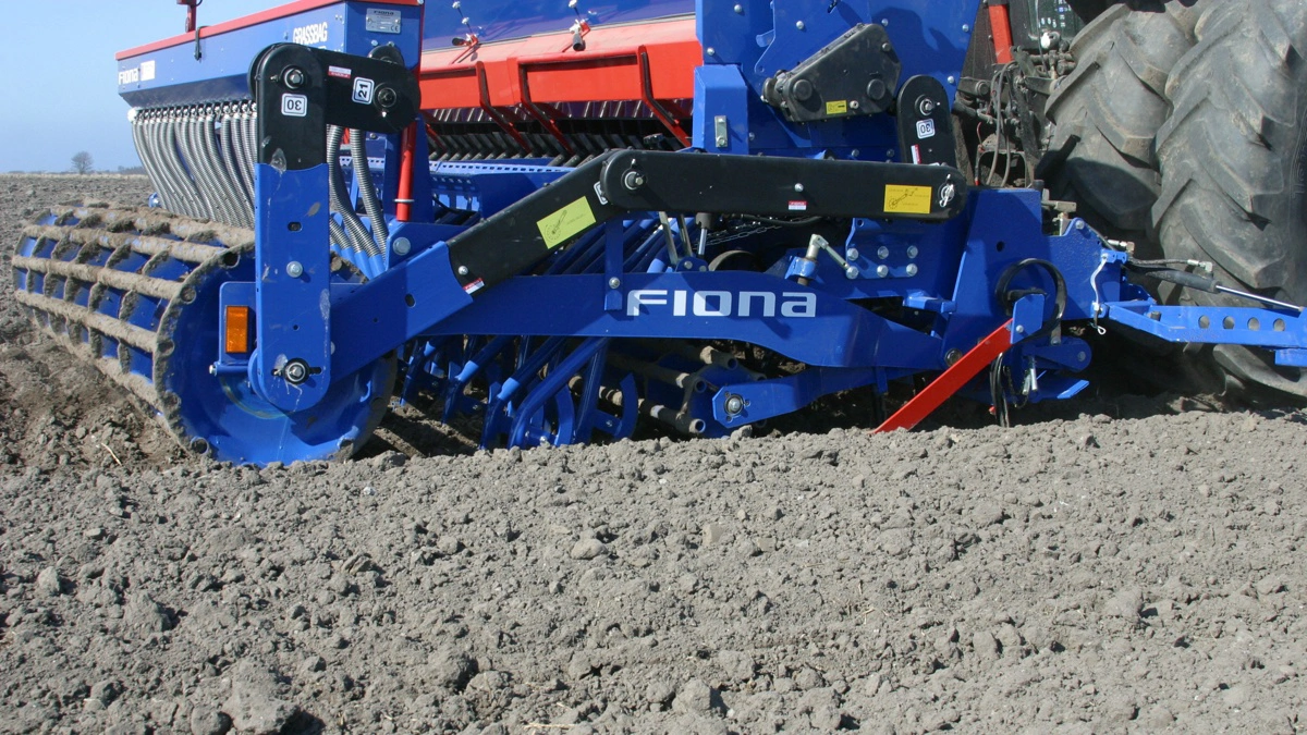 Lad dig ikke friste af solen til at komme for tidligt i marken. Arkivfoto