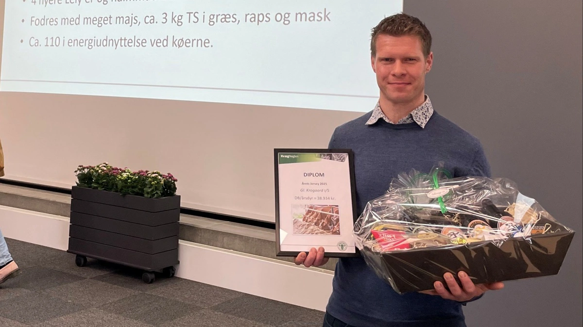 Gl. Krogaard I/S, Såderup blev præmieret for højeste dækningsbidrag for jersey ved Velas' økonomimøde for mælkeproducenter.