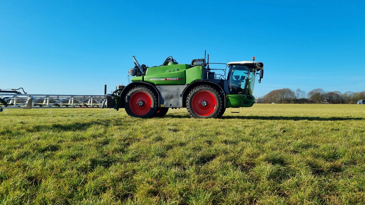 Brdr. Toft har monteret BbLeap på alt fra en næsten 20 år gammel Lindus-sprøjte til fabriksnye sprøjter fra blandt andet Dammann og her en Fendt Rogator