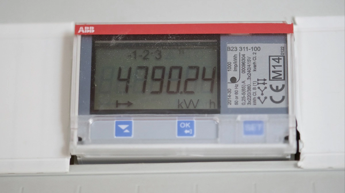 Flere landbrug kan nu få fornuftig økonomi i at lagre strøm i batterier hjemme på bedriften. Foto: Colourbox
