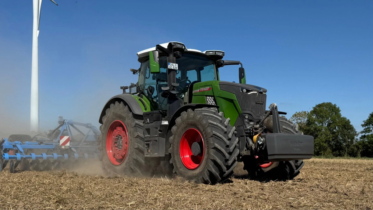 Rasmus Walsted Frandsen forventer, at den nye Fendt 832 Vario vil tiltrække sig noget opmærksomhed ved markdemonstrationerne. Arkivfoto: Kasper Stougård 