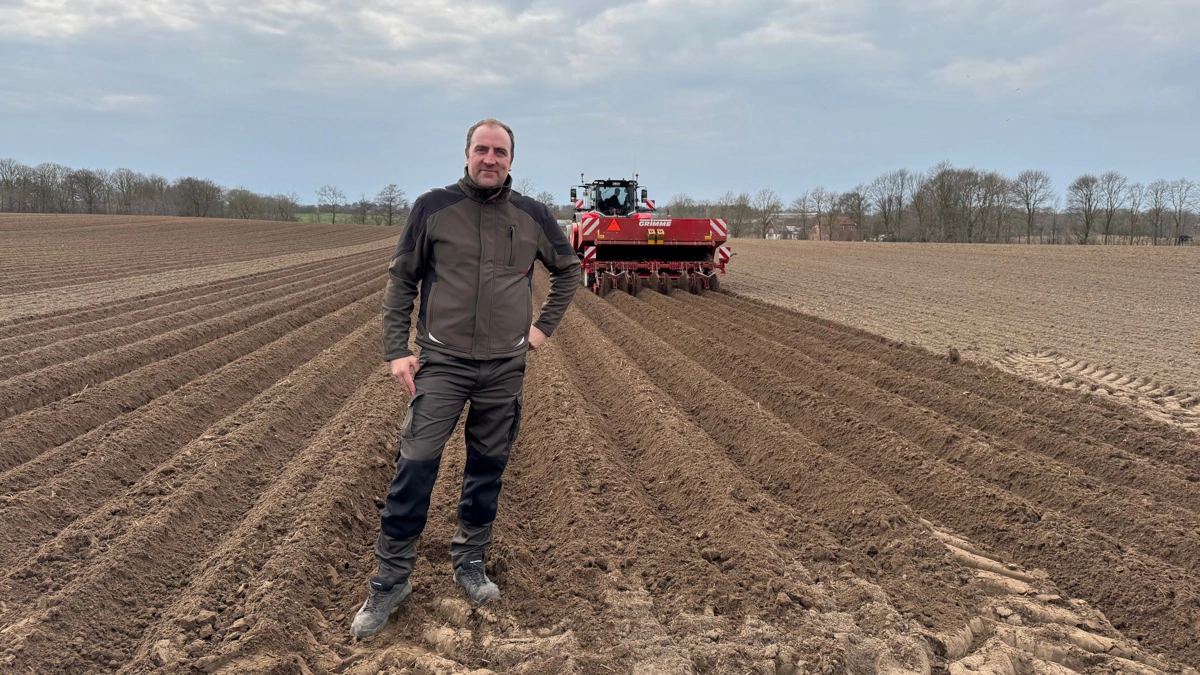 Christian Birkbak er driftsleder for planteavlen hos Agrio, som opererer i Østvendsyssel. Markplanen omfatter blandt andet 220 hektar kartofler. Fotos: Kasper Stougård 