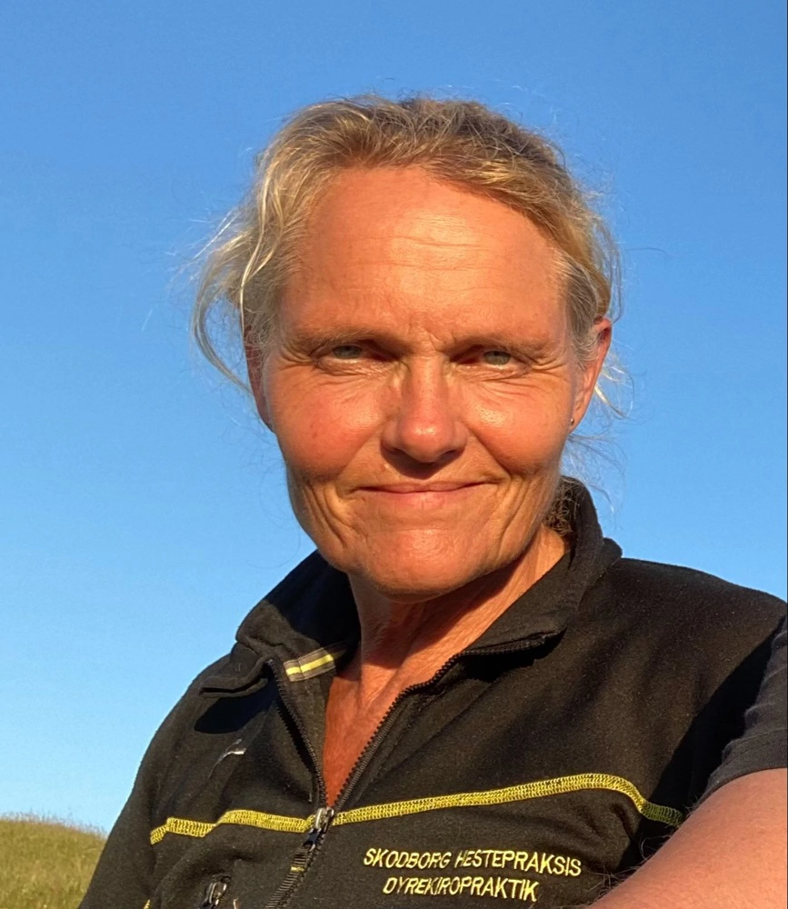 Dyrlæge Lotte Bøgedal, der er en af de personer, der gennem længere tid har kritiseret dyrenes fodertilstand i flere rewildingprojekter, er glad for den nye tendens til, at dyrene bliver foderet i højere omfang end tidligere. Privatfoto