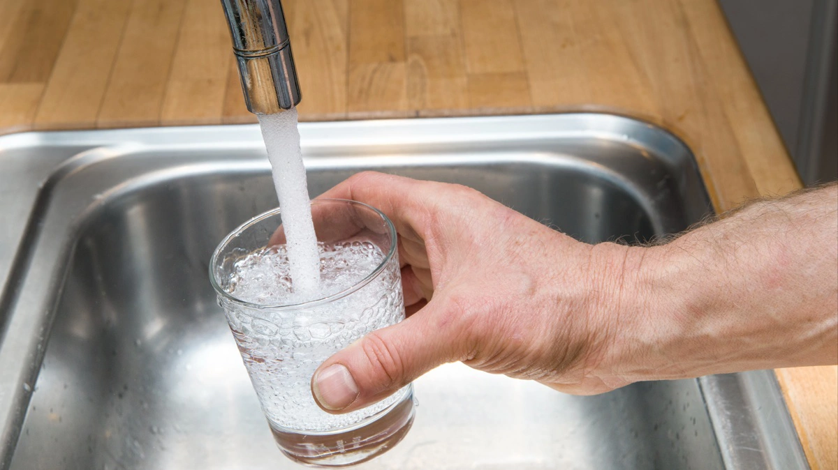 Debatten om danskernes drikkevand fyldte massivt i valgkampen, selv om Danmark har noget af verdens bedste drikkevand, ifølge Per Larsen. Foto: Colourbox