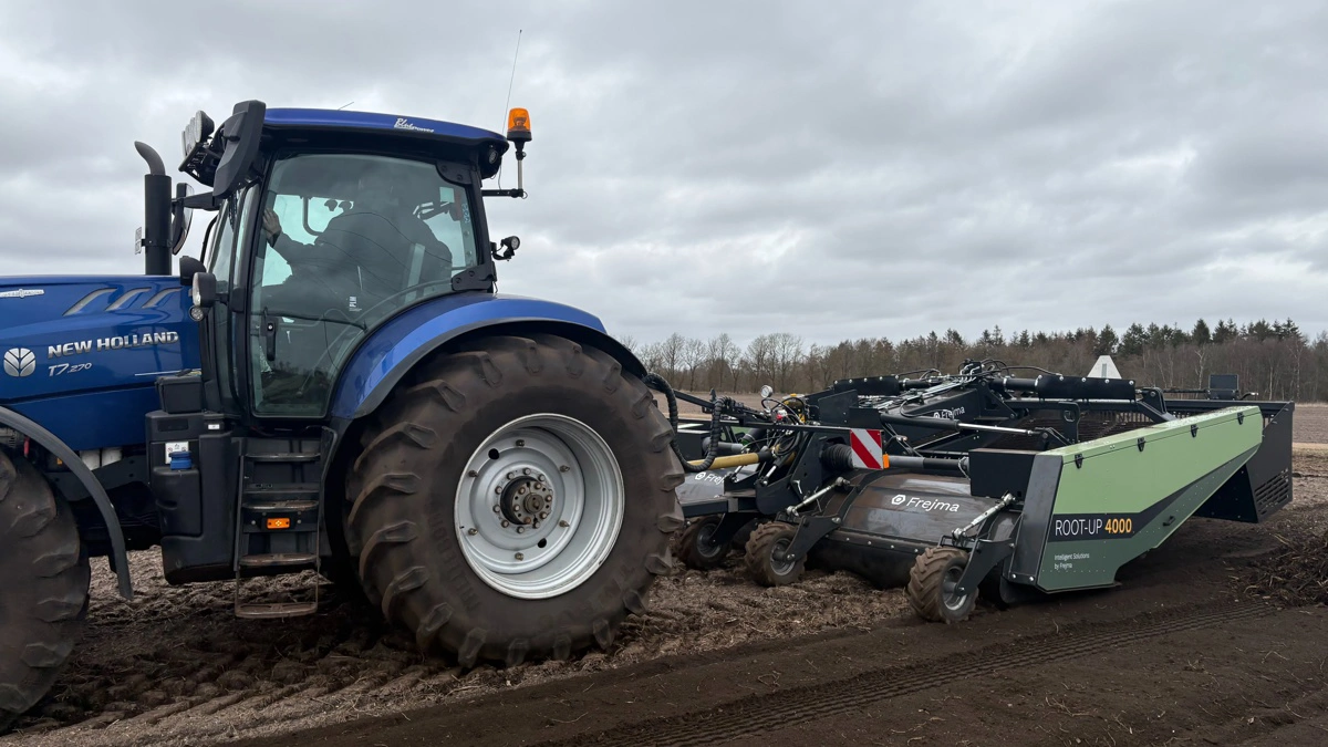 Med en arbejdsbredde på fire meter fjerner Frejma Root-Up 4000 sten fra marken til en anden pris end andre løsninger på markedet, lyder det fra firmaet bag. Foto: Frejma