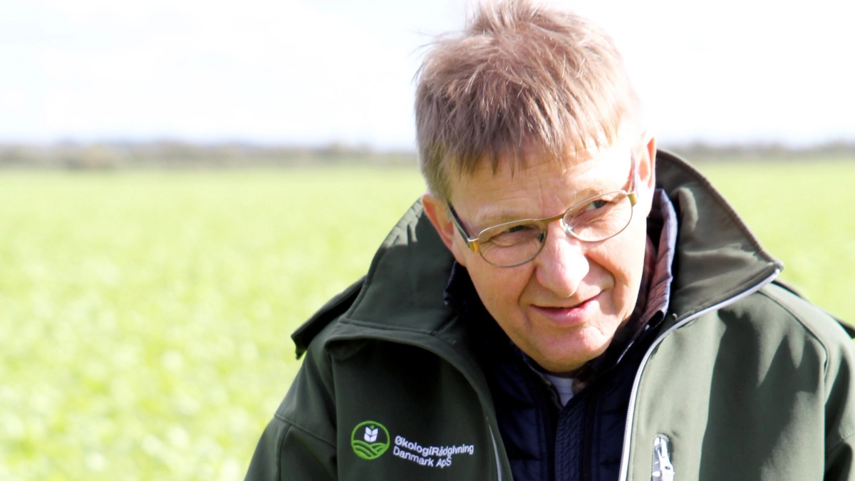 Planterådgiver Poul Christensen fra Økologirådgivning Danmark ved et tidligere arrangement. Han anbefaler, at majsmarken forberedes med et falsk såbed. Arkivfoto