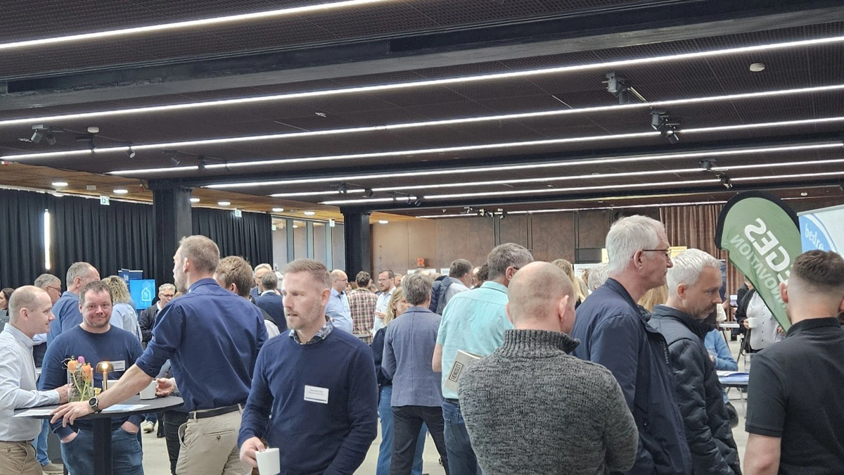 Landbrug & Fødevarer Sektor for Gris og Seges Innovation samlede tirsdag svineproducenter, driftsledere og foderstofvirksomheder til en fælles dag med masser af netværk og ny, faglig viden i Fængslet i Horsens. 