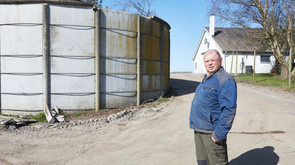Jens Arne Kristiansen fra Ølsted har ventet i over ti måneder på svar fra Faaborg-Midtfyn Kommune på sin ansøgning om en ny kvægstald. Ventetiden har allerede haft økonomiske konsekvenser for hans landbrug. Arkivfoto: Erik Hansen