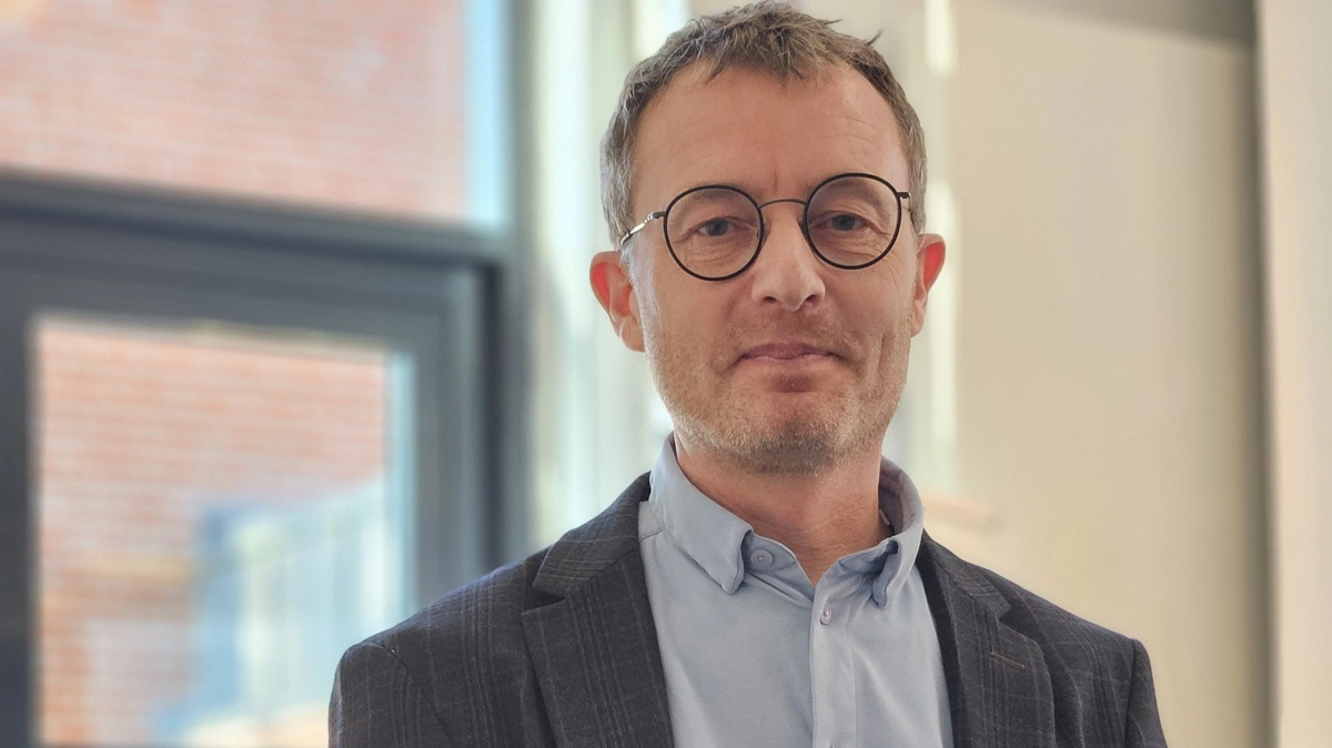 Carsten Fabricius understreger, at anvendelsen af Kerb i raps har været en integreret del af en samlet sædskiftestrategi, som har gjort det muligt at starte næste afgrøde med et lavere ukrudtstryk. Foto: Henriette Lemvig