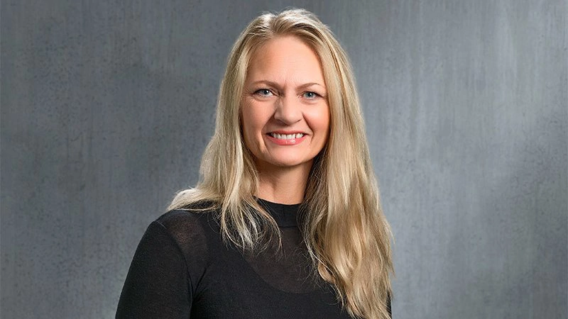 Kvægrådgiver og specialist i lovgivning inden for dyrevelfærd hos Fjordland Vibeke Fladkjær Nielsen har udviklet en dialogbaseret gennemgang til kvægbedrifter, som skal ruste landmanden og medarbejderne til kontrolbesøgene. 