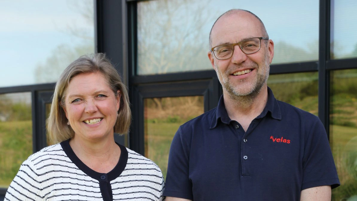 Planteavlskonsulent Lenette Broksø Iversen og chef for planteavl hos Velas, Ejler Petersen glæder sig sammen med kollegaer fra Velas og medarbejdere fra Danish Agro til at stå for det store MarkTræf i Nr. Søby. I år vil der generelt være fokus på at agere i et forandret klima. Foto: Henriette Lemvig