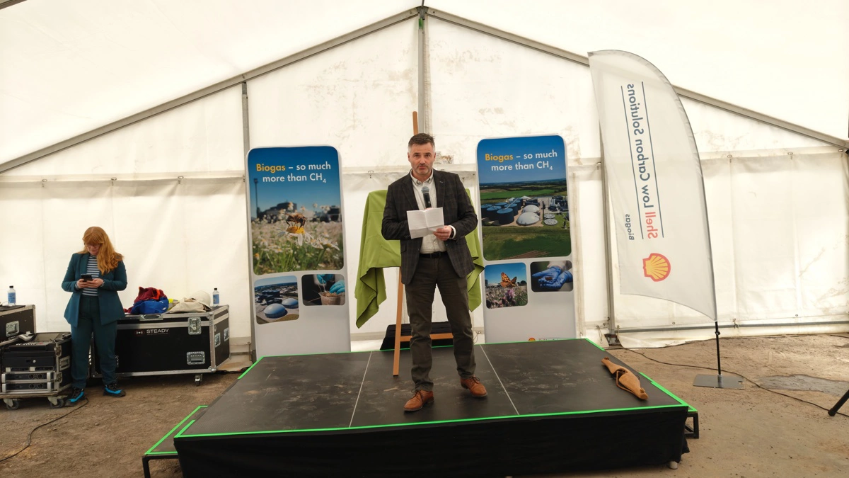Henrik Alexandersen, landmand og formand for leverandørforeningen til Aarhus Biogas, kaldte indvielsen af det nye anlæg ved Trige for en sejr for det lokale landbrug. Foto: Henning Andersen