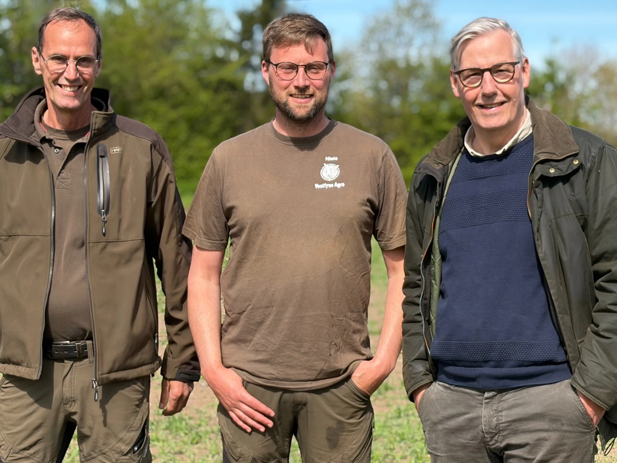 Ejerkredsen i driftsfællesskabet ØkologiK Aps. Fra venstre Hans Boesen, Niels Hauge Mikkelsen og Ole Sloth Nielsen.