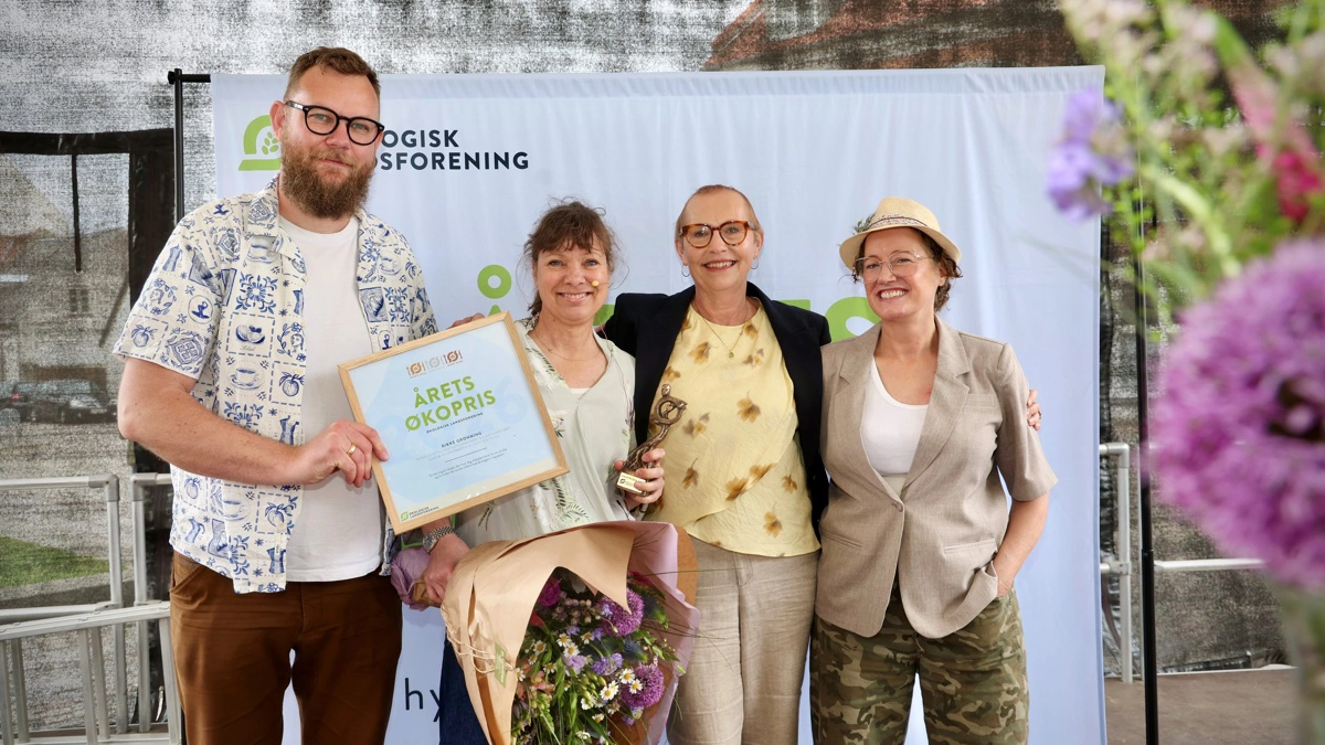 Rikke Grønning modtog torsdag Økoprisen 2026 ved Madens Folkemøde. Foto: Ingrid Riis, Økologisk Landsforening