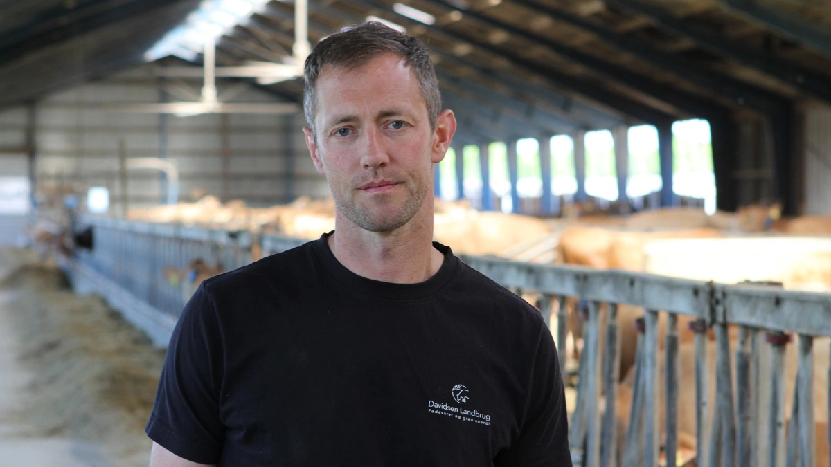Mælkeproducent Kent Davidsen, Davidsen Landbrug, har haft overenskomst i ti år og afviser at skifte aftalepartner trods 3F's blokade. - Jeg synes ikke, trusler er det bedste fundament for et fremtidigt samarbejde, siger han. Foto: Anne Wolfenberg