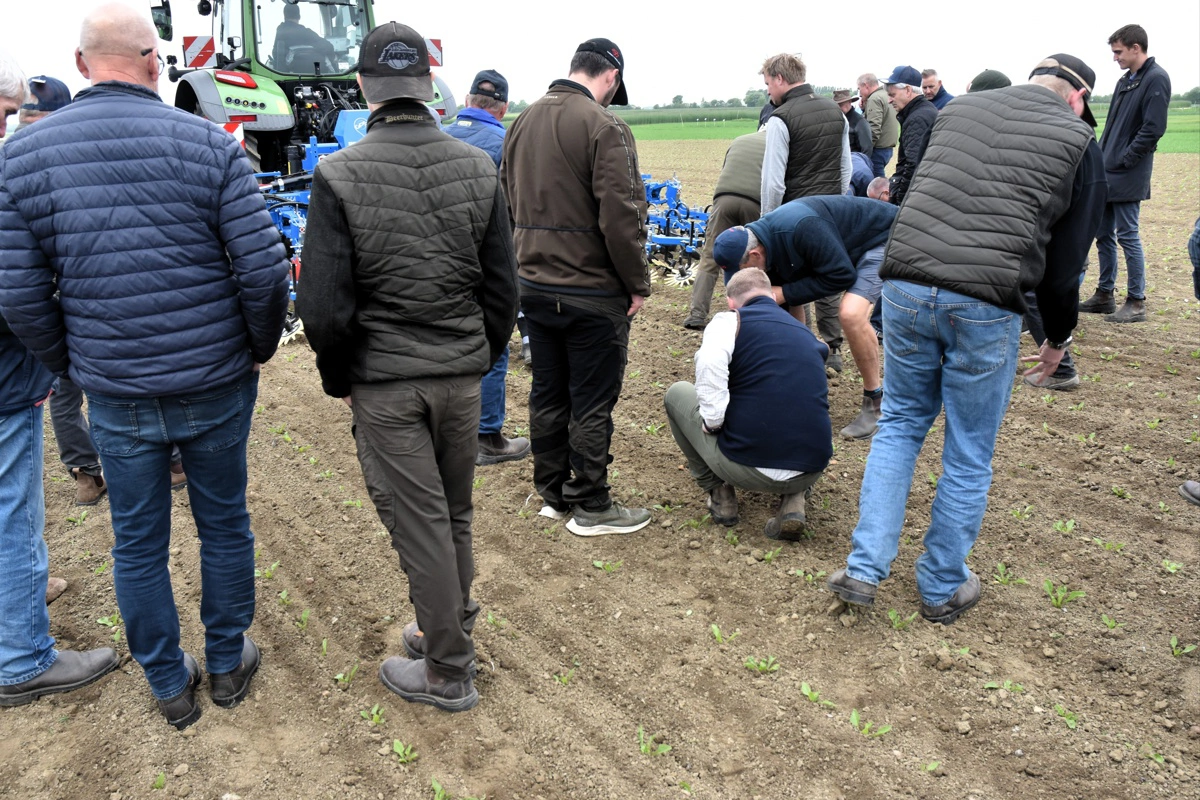 Der opstod livlige diskussioner om indstillinger og arbejdsbredder under demonstrationerne. 