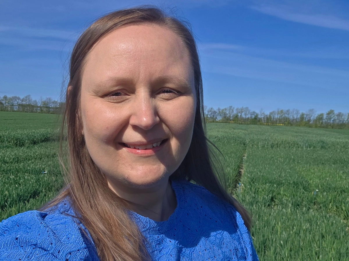 - Vi skal have gyllen ud på det optimale tidspunkt. Det giver de bedste udbytter og giver bedst mening økonomisk, siger planterådgiver Randi Wiborg Hansen. Foto: Fjordland