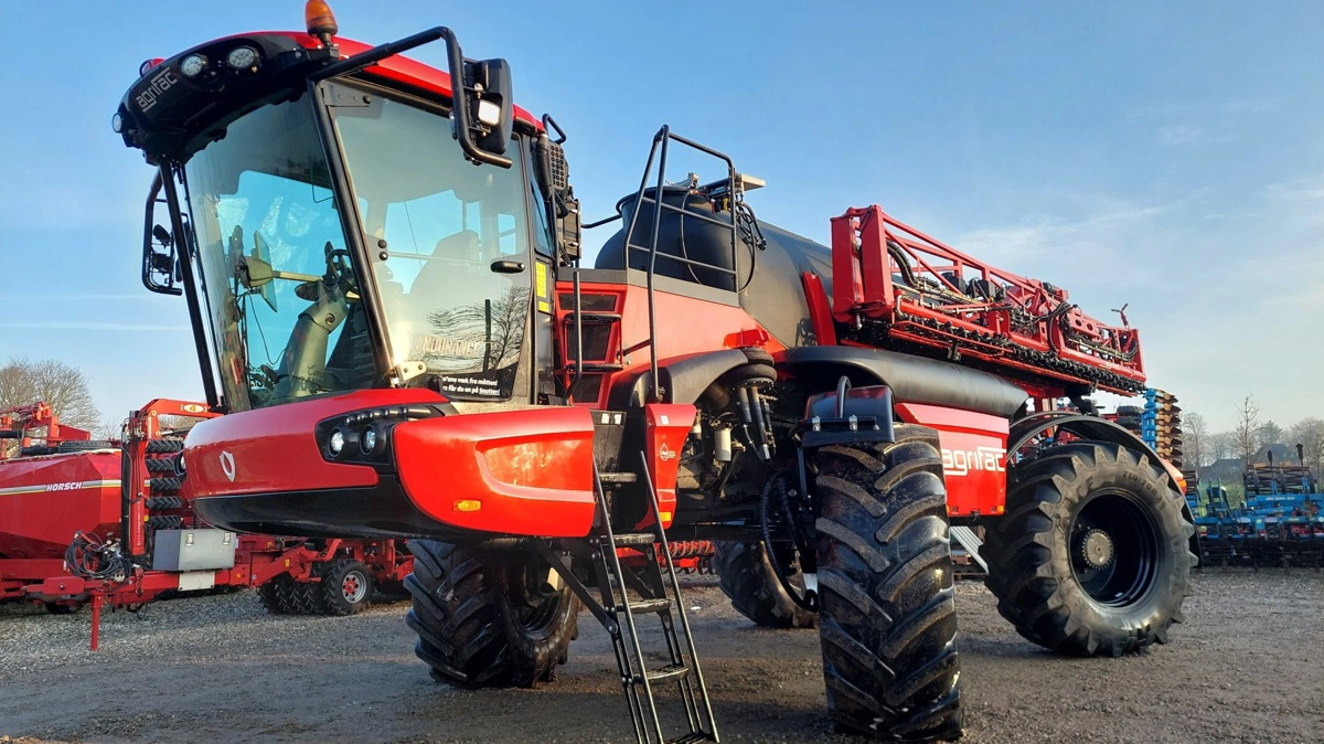 Med en nyere brugt Agrifac Condor Endurance har Han van Heesch fået den kapacitet, fordoblingen af arealet til i alt 2.000 hektar kræver. Fotos: WekoAgro