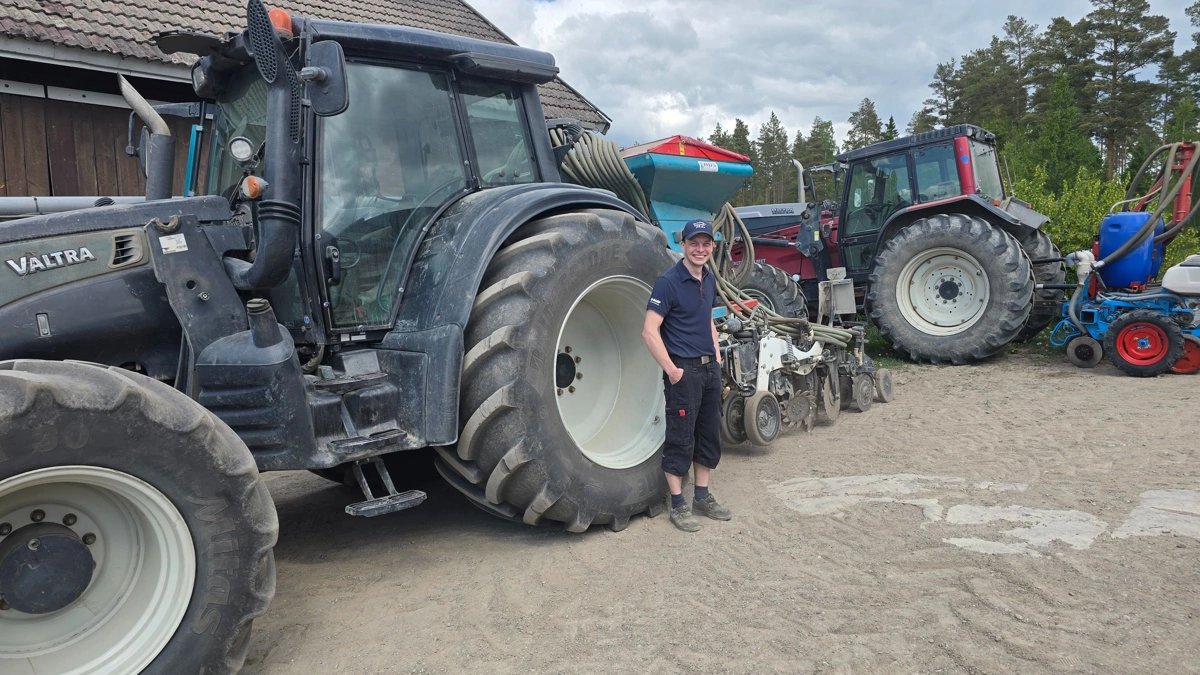 Ilmari Hunsa dyrker sine 240 hektar med strip-till og så meget præcision som muligt.